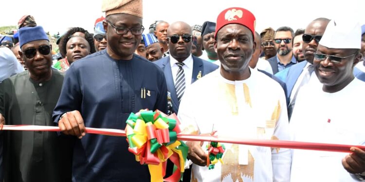 Makinde Gives Free Shops To 700 Traders