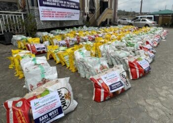 Oyo Senators donate palliatives to Muslim communit