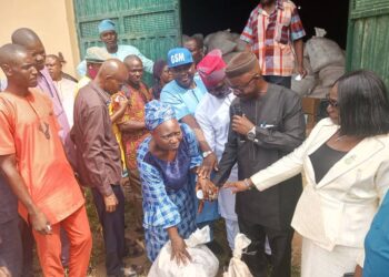 SAfER Oyo Govt Begins Distribution Of Agricultural inputs