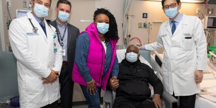 first man to receive pig kidney transplant