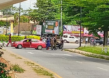 oyo govt house Armed men beseige Oyo State Government Secretariat