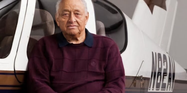 David Harris the First Black Pilot For Commercial