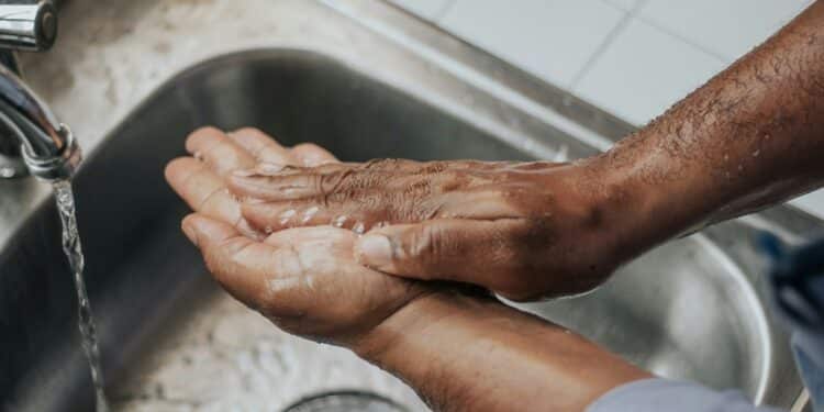 Daily bathing Is It Health Wise Bath Every Day