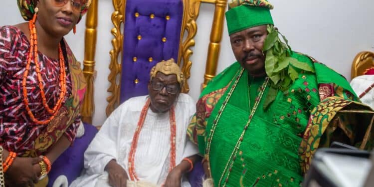 Senator Alli Thanks Olubadan Ekarun Balogun