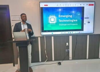 Dr David Abanbi of the American Open University of Technology, Nigeria (ATECH) training Online Publishers on How To Navigating Digital Transformation In The Media Industry