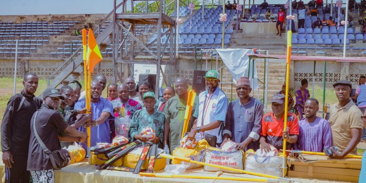 Olamijuwonlo Alao-Akala ronates to Ogbomoso Football Associa