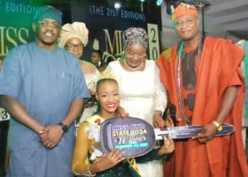 LAUTECH Student Crowned Miss Oyo 2024, Receives Hummer H3 SUV Jeep