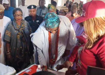Soun of Ogbomoso, Oba Ghandi Olaoye Flags off Ogbomoso Cradles Carnival