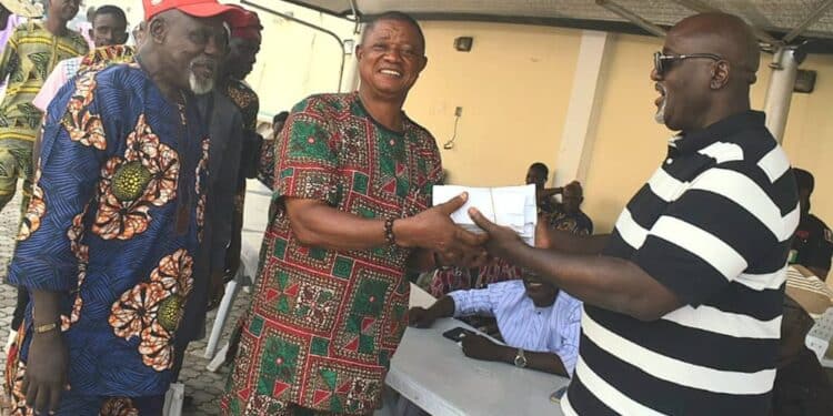 Yuletide - Hon Olajide Odidiomo Distribute Relief Materials To Christians In Ibadan