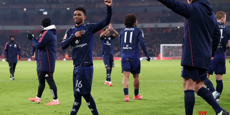 10-Man Man United Knock Arsenal Out Of FA Cup