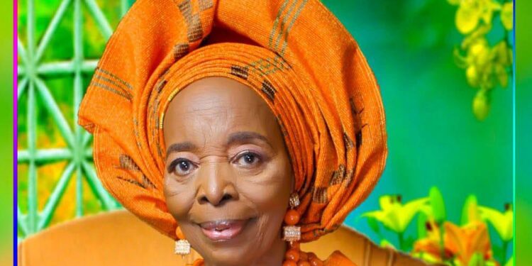 Dupe Famoriyo Tokunbo Adegoke To Give Mum Befitti