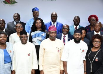 Makinde Swears In 48 Permanent Secretaries