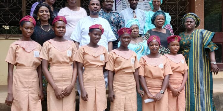 The EDGE donates modern computers sets to school