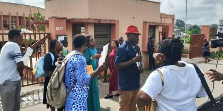 Federal workers begin indefinite strike in Oyo