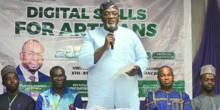 Olajide Empowers Oyo Artisans With Digital Skills