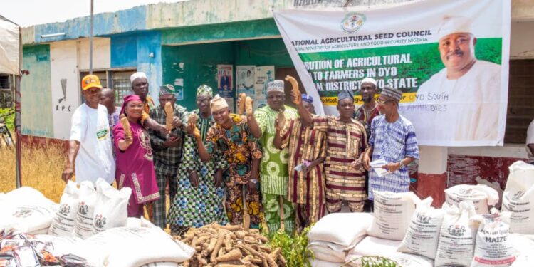 Senator Alli Distributes Seedlings To Farmers