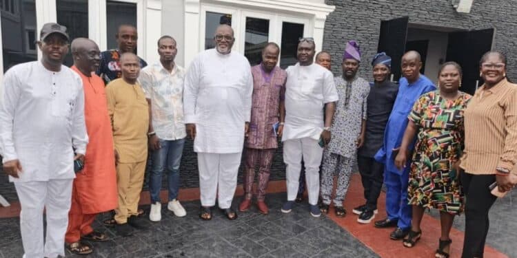 Hon Adedeji Olajide with Oyo NUJ members