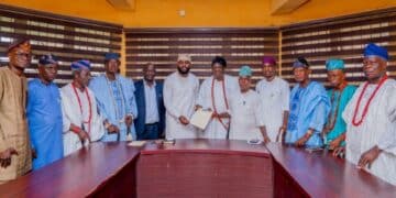 Speaker Adebo Ogundoyin meeting with Olu of Igboora and OYSCATECH delegation in Ibadan.