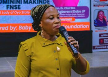 Hon. Comforter Adeniyi-Olajide speaking at Oyo Women Digital Inclusion workshop.