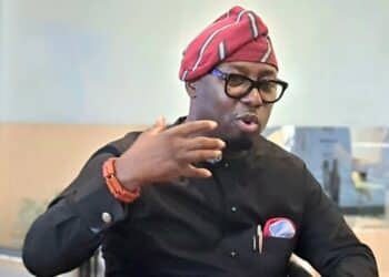 Mogaji Kayode Ogunsola speaking at Ibadan press conference about Oyo PDP gubernatorial primary.