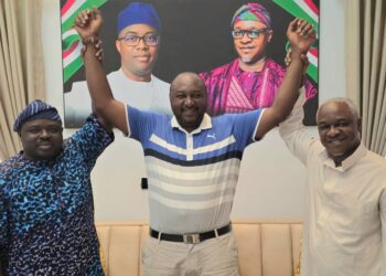 Professor Raphael Afonja at a political meeting discussing Oyo State politics in Ibadan
