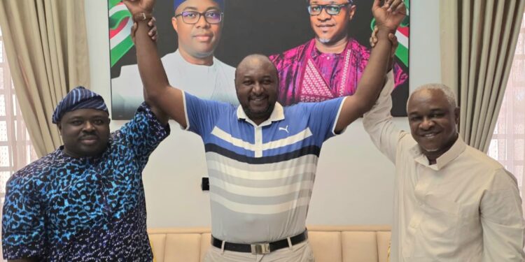 Professor Raphael Afonja at a political meeting discussing Oyo State politics in Ibadan