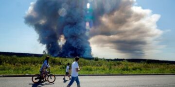 Ukrainian Drone attacks Russian Warehouses