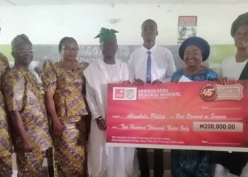 Babatunde Tijani Donates to Abiodun Atiba Memorial Institute Oyo