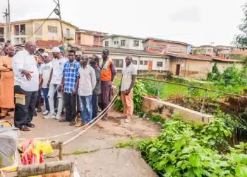 Hon Adedeji Dhikrullahi Olajide Odidiomo inspecting the Ibadan abandoned bridge at Ring Road Elewura.
