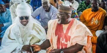 Hon. Adedeji Dhikrullahi Olajide Odidiomo presenting a contribution to Ago Ebira central mosque Ibadan leaders.
