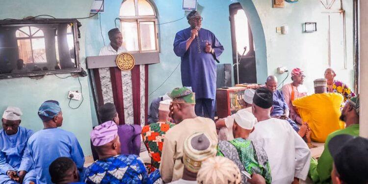 Hon. Adedeji Olajide addressing constituents in the Oyo South senatorial district about Permanent Voter Card