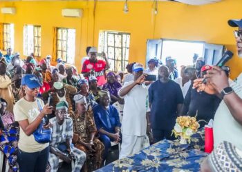 Oyo South 2027 senatorial candidate Hon. Adedeji Dhikrullahi Olajide Odidiomo addressing community development leaders.