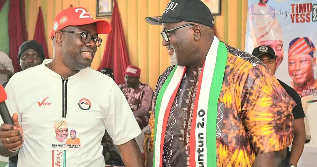 Seyi Makinde with Odidiomo on Oyo State indigenes