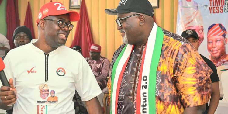 Seyi Makinde with Odidiomo on Oyo State indigenes