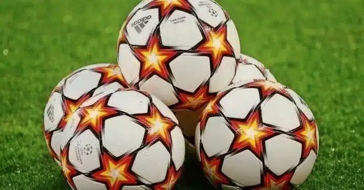 Premier League football team - compact mid-block defensive